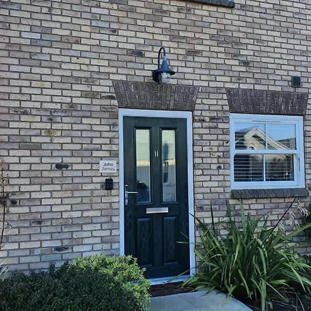 Feriehus John At The Bay,