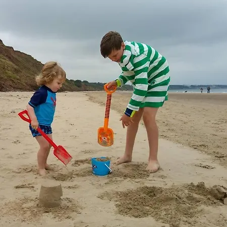 John At The Bay, 度假居
