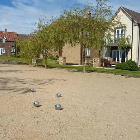 John At The Bay, 펜션 *