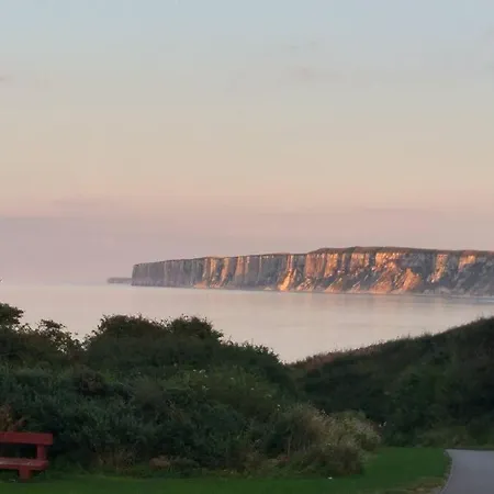 John At The Bay, 펜션 *